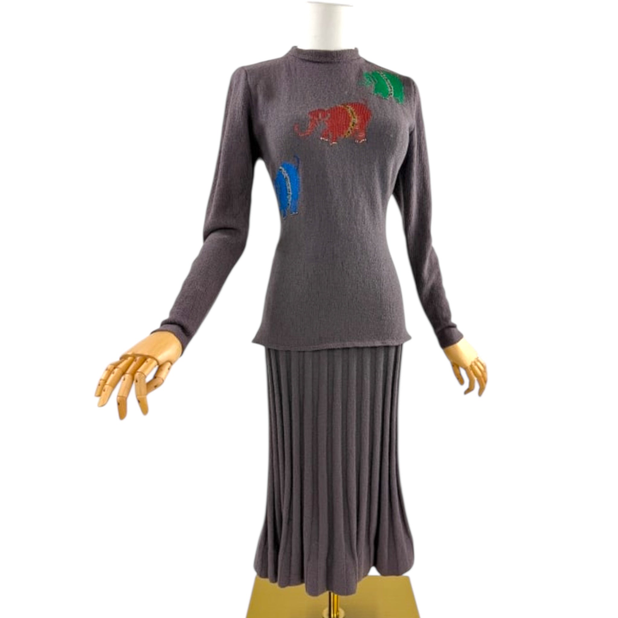 1930s-1940s Mimi Pearce Hand-Embroidered Elephant Knit Sweater Set