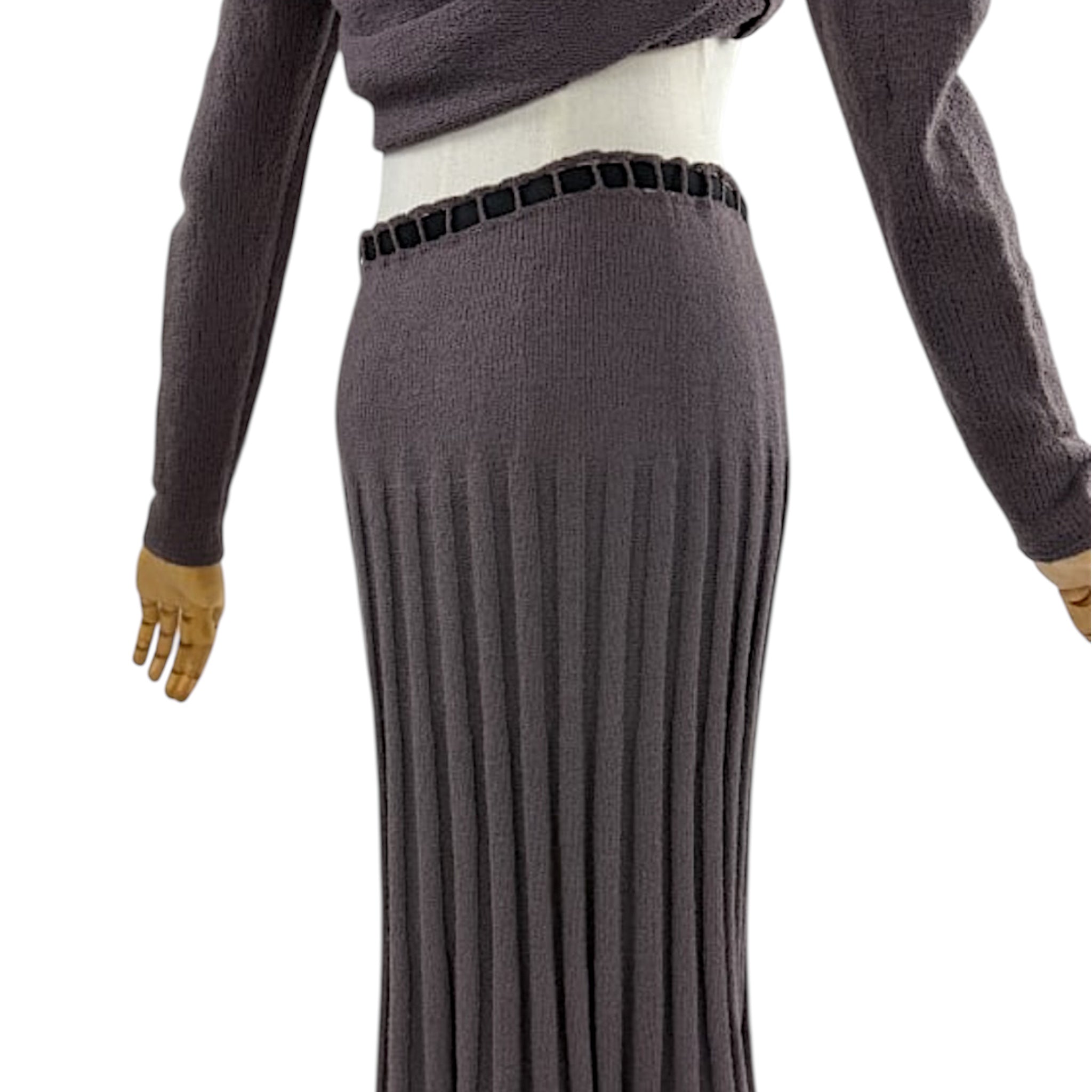 1930s-1940s Mimi Pearce Hand-Embroidered Elephant Knit Sweater Set