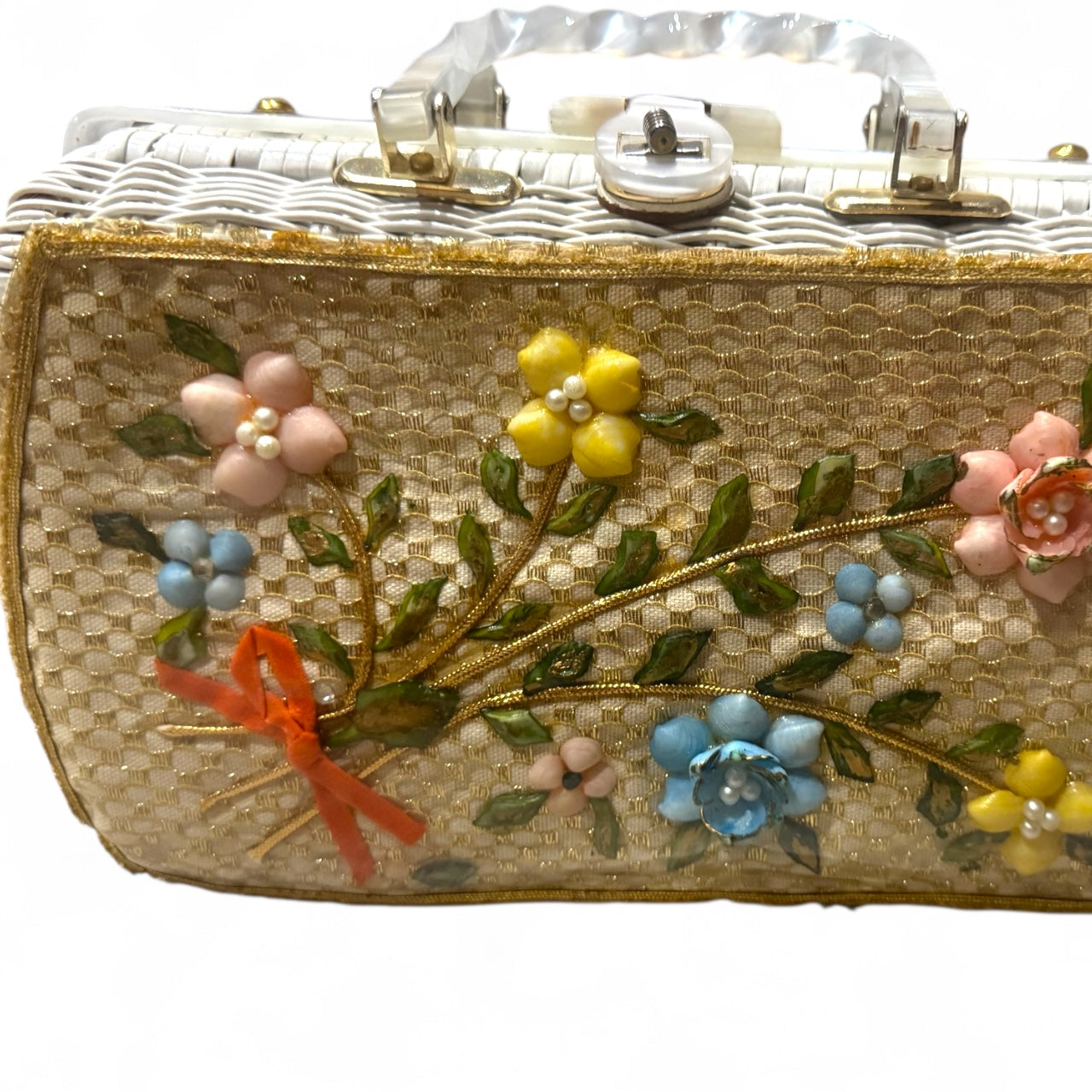 1950s-60s Seashell Floral White Wicker Basket Purse with Lucite Handles