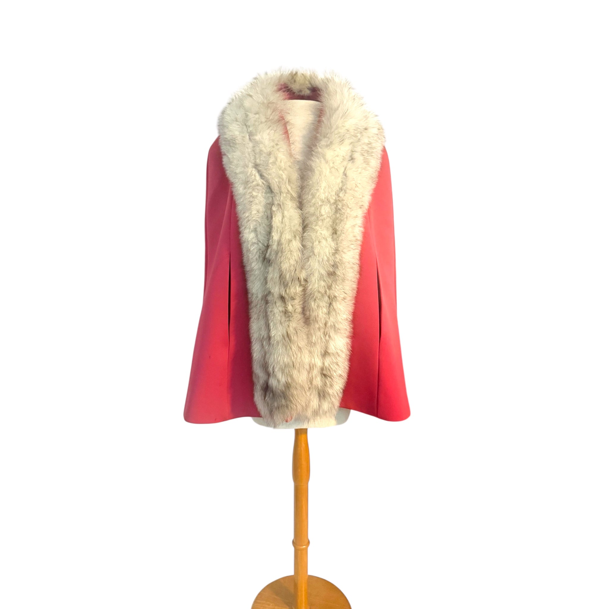 1960’s Lilli Anne Cape w/Fur Trim