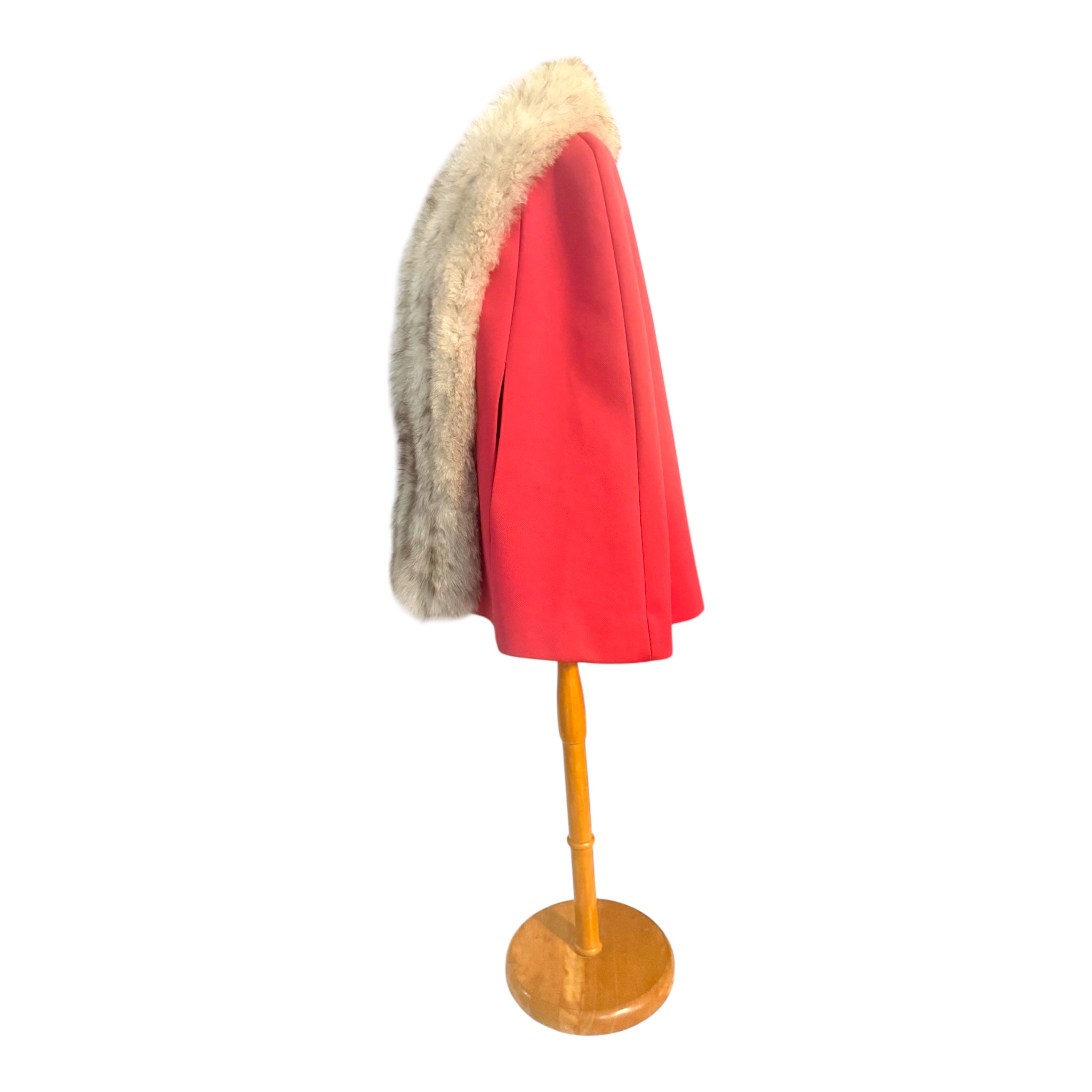 1960’s Lilli Anne Cape w/Fur Trim