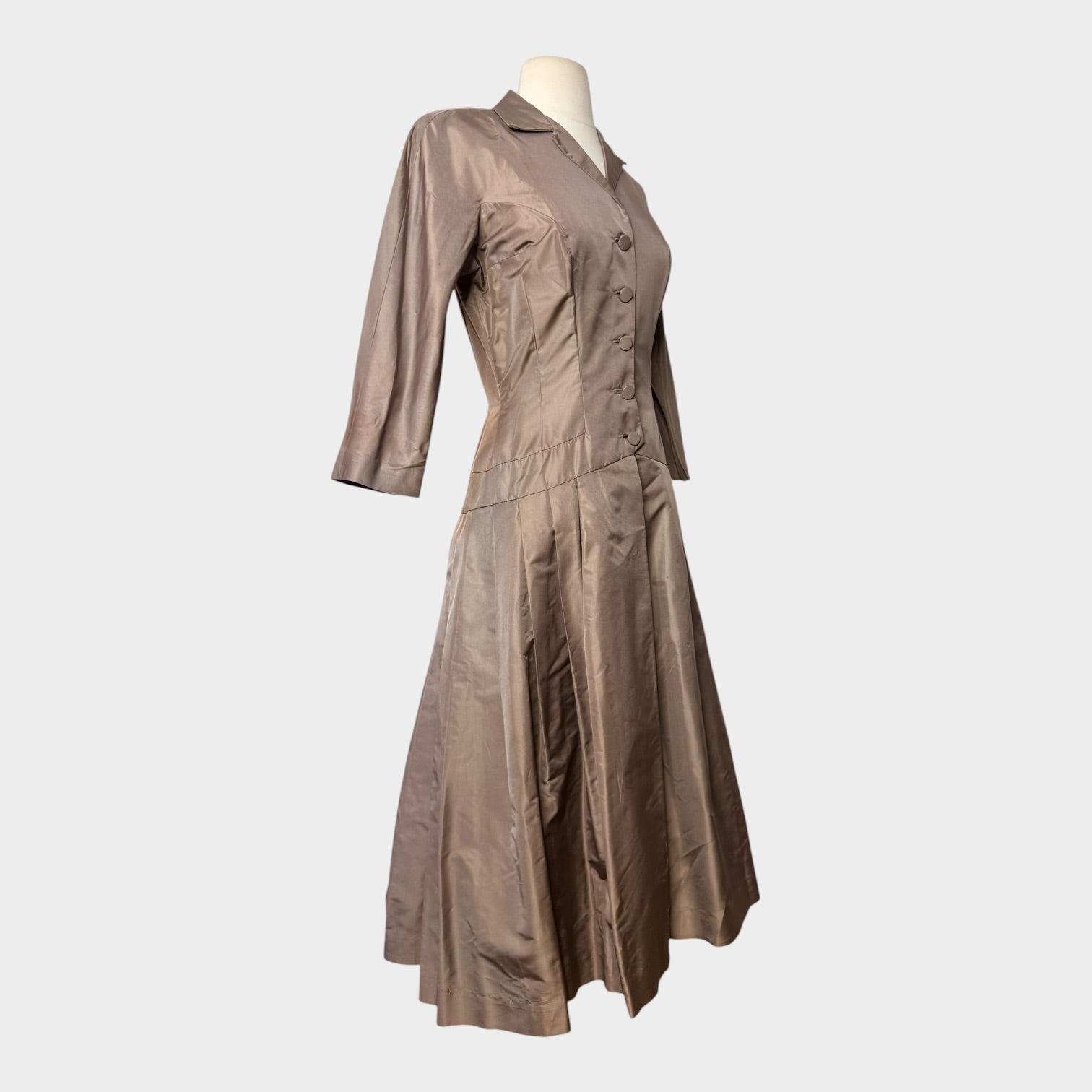 1940s Champagne Taffeta Cocktail Dress | New Look Fit & Flare Party Dress with Covered Buttons