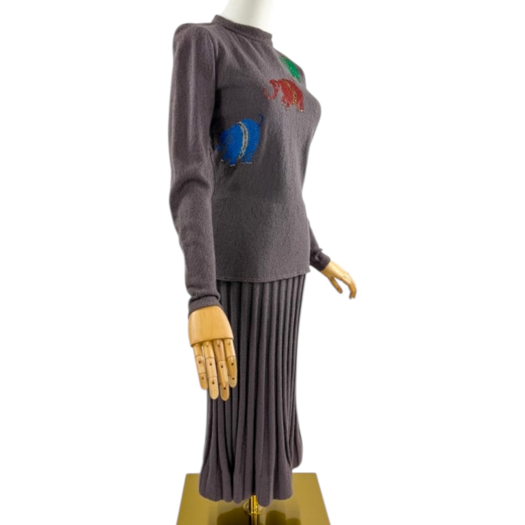 1930s-1940s Mimi Pearce Hand-Embroidered Elephant Knit Sweater Set