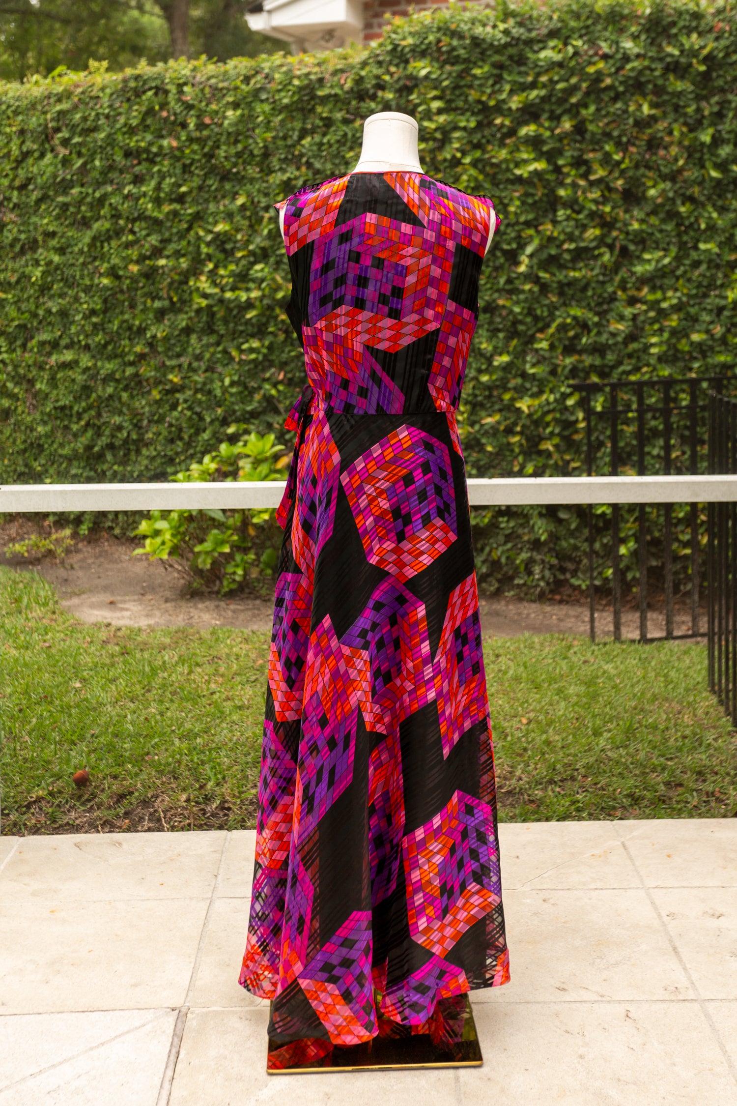 Vintage Geometric Print Chiffon Maxi Dress