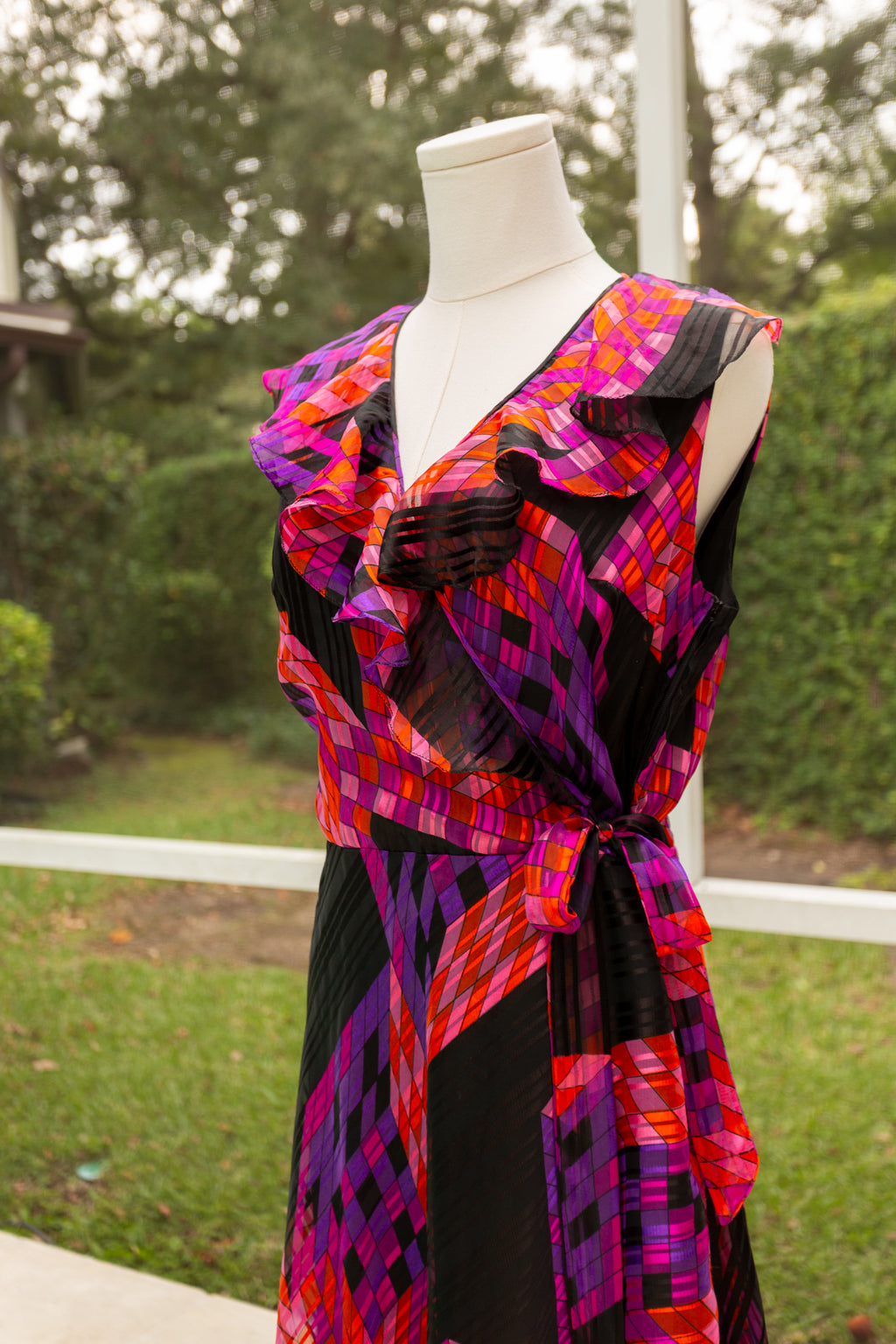 Vintage Geometric Print Chiffon Maxi Dress
