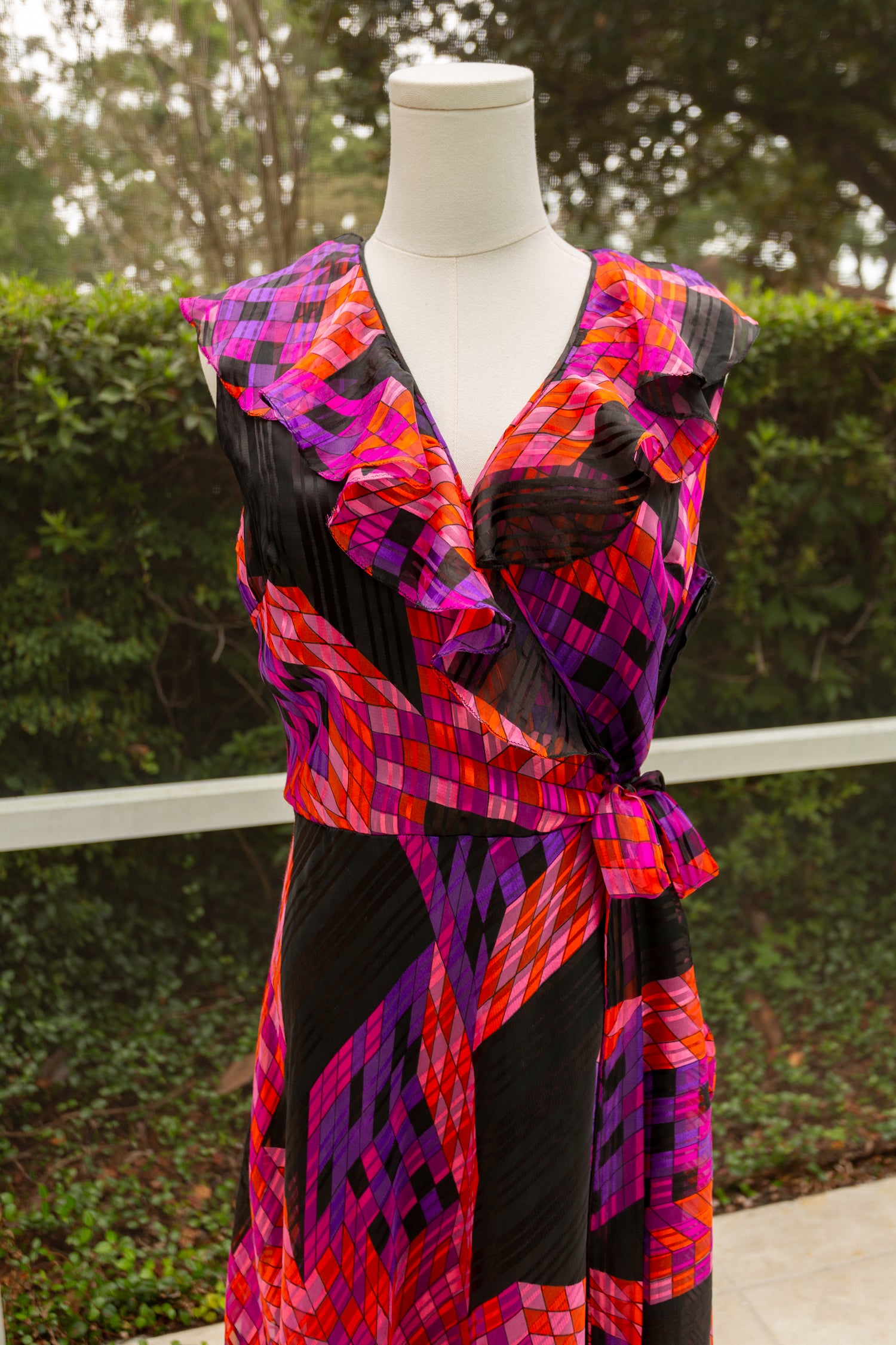 Vintage Geometric Print Chiffon Maxi Dress